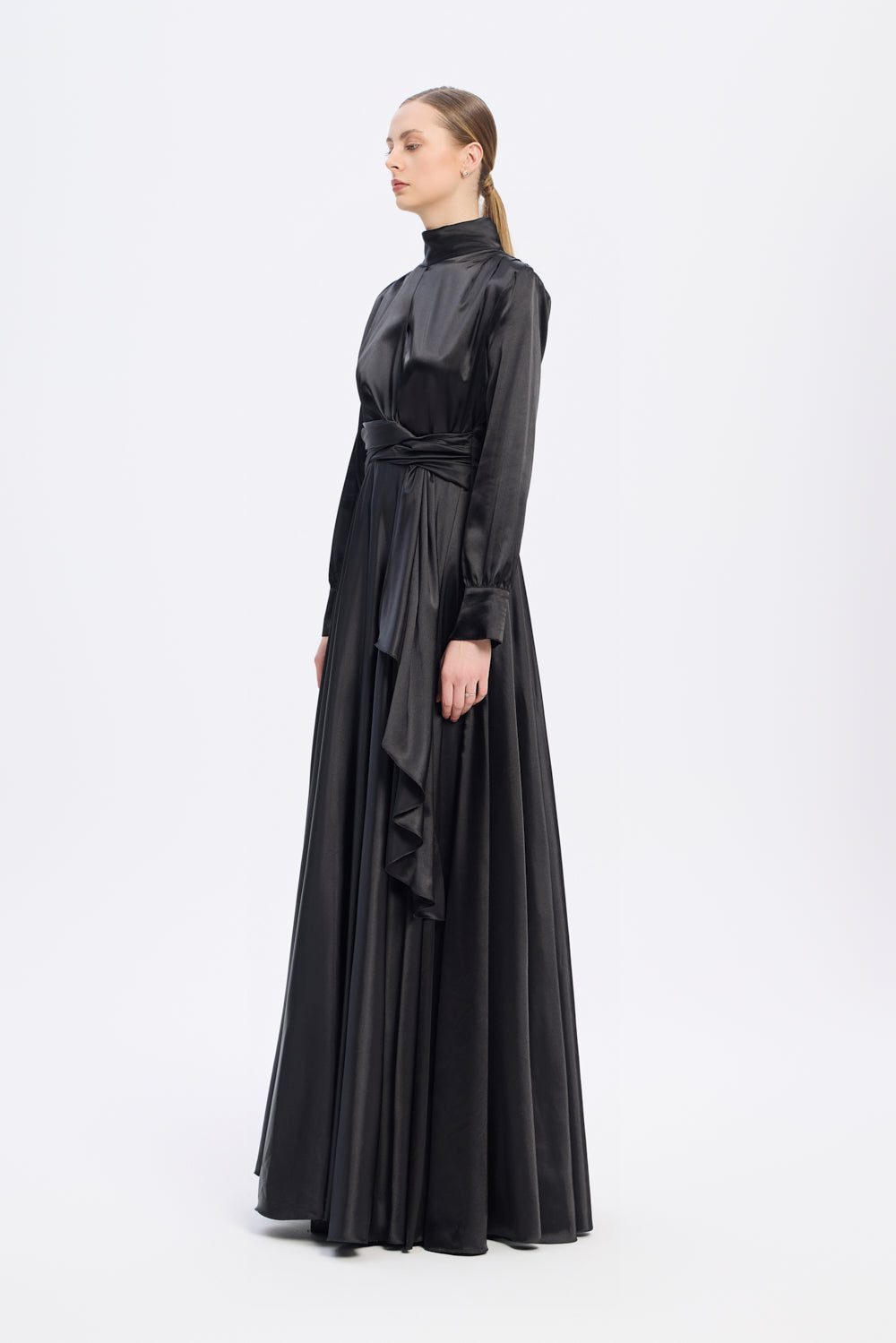 Drape Detaylı Dik Yaka Saten Uzun Abiye Elbise - 9072C - SİYAH