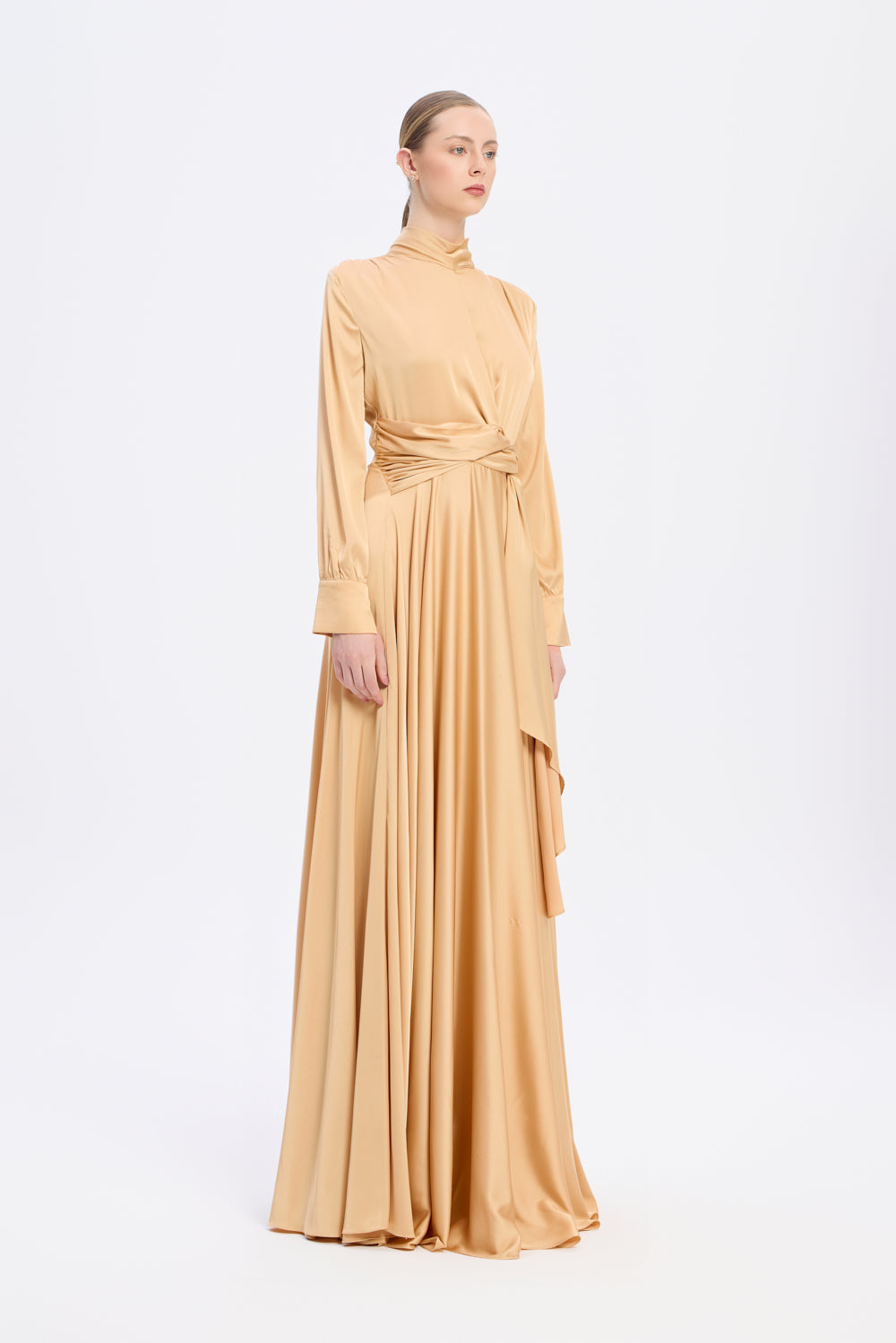 Drape Detaylı Dik Yaka Saten Uzun Abiye Elbise - 9072C - BEJ