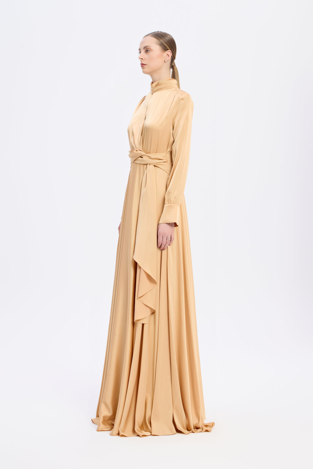 Drape Detaylı Dik Yaka Saten Uzun Abiye Elbise - 9072C - BEJ