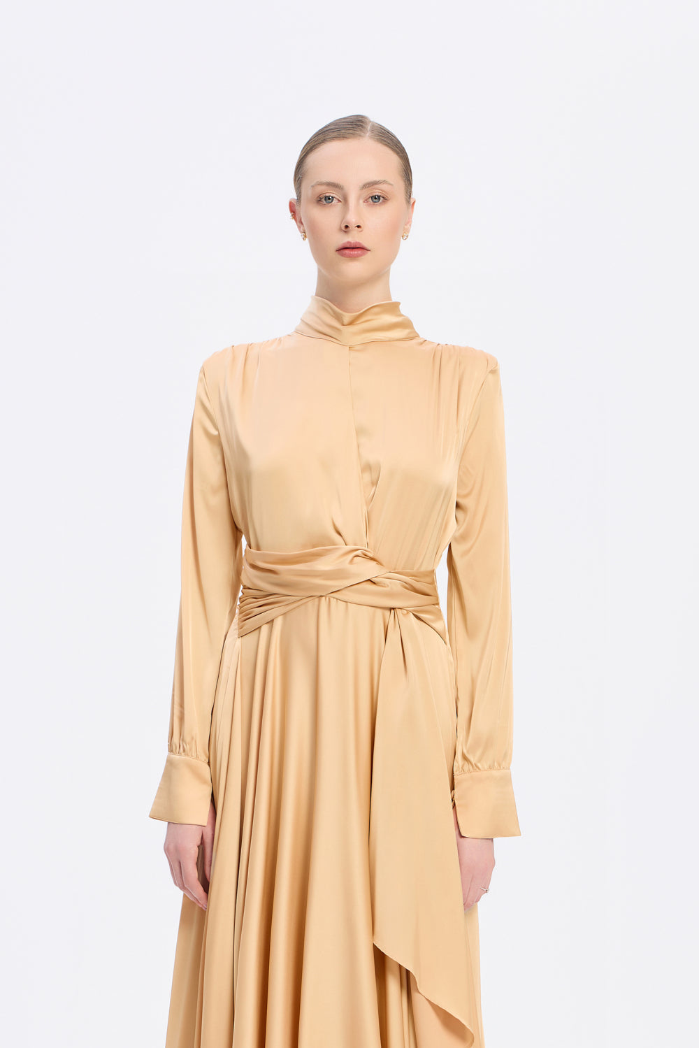 Drape Detaylı Dik Yaka Saten Uzun Abiye Elbise - 9072C - BEJ