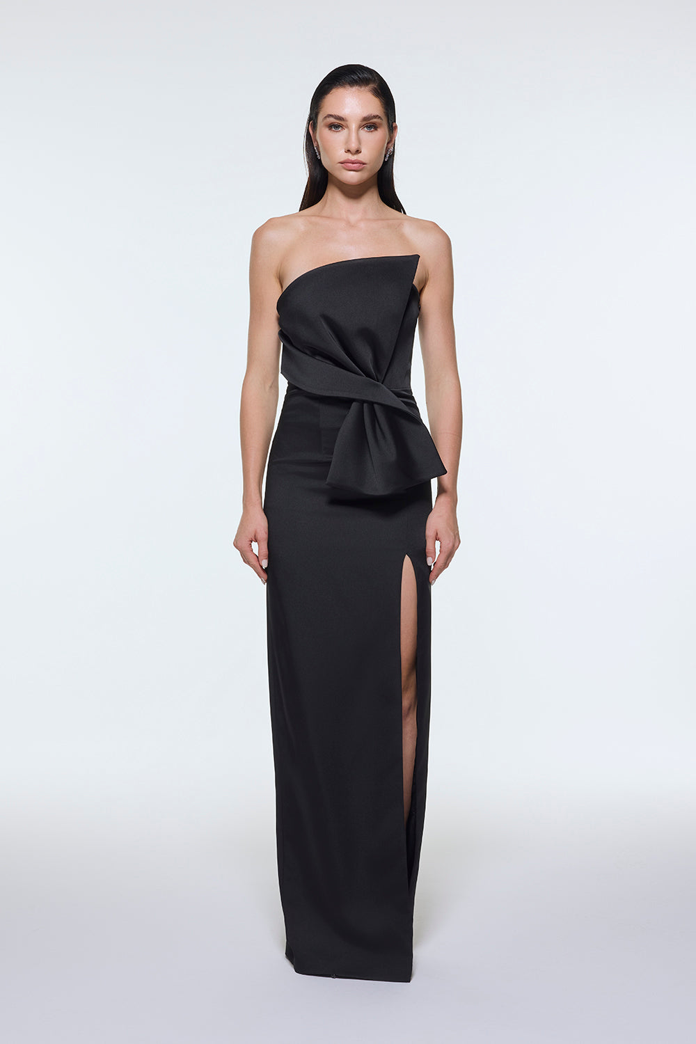 Straplez Yaka Yırtmaçlı Saten Uzun Abiye Elbise - 9281C - SİYAH