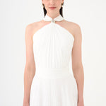 Broş Detaylı Halter Yaka Piliseli Uzun Abiye Elbise - 9097C - Kırık Beyaz