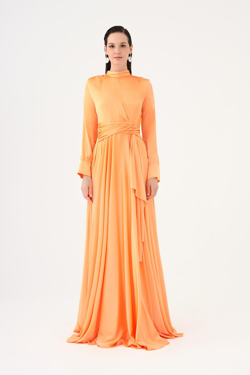 Drape Detaylı Dik Yaka Saten Uzun Abiye Elbise - 9072C - Turuncu