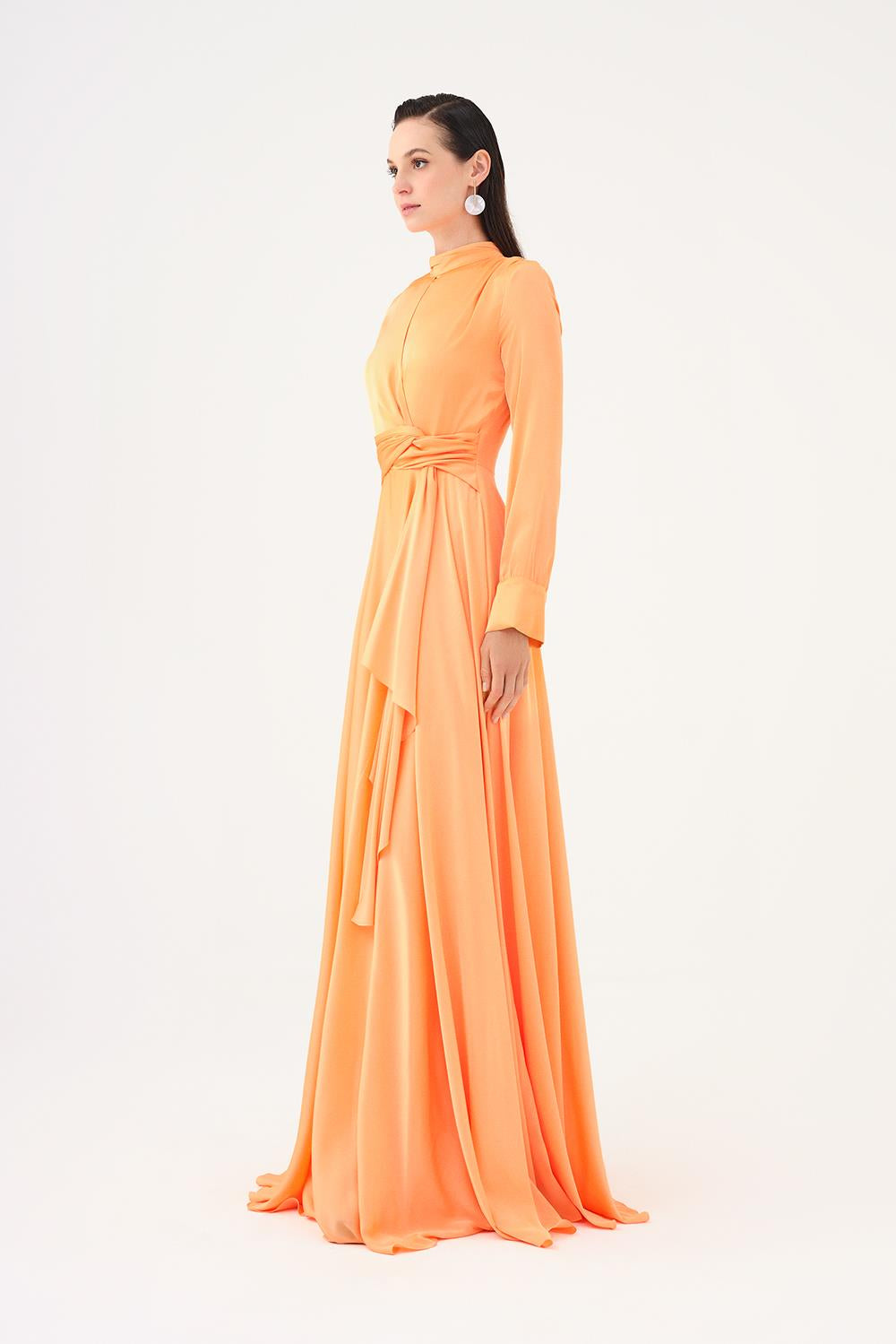 Drape Detaylı Dik Yaka Saten Uzun Abiye Elbise - 9072C - Turuncu