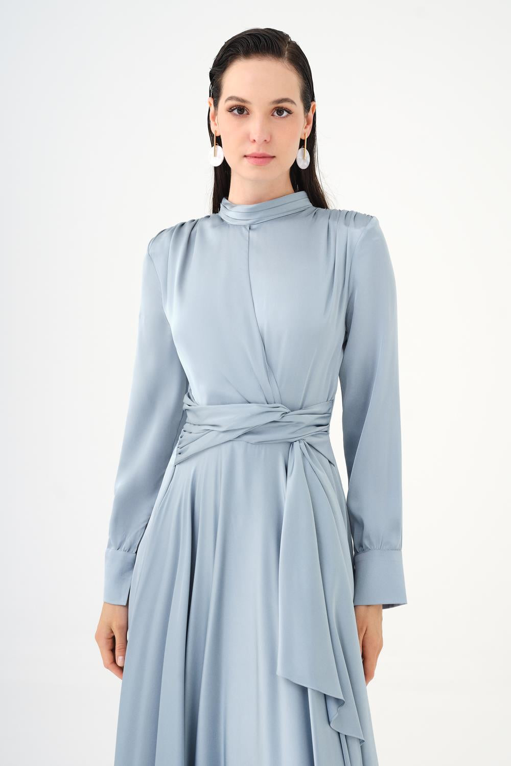 Drape Detaylı Dik Yaka Saten Uzun Abiye Elbise - 9072C - Gri-Mint
