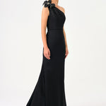 فستان سهرة طويل من الساتان بكتف واحد ومزين بزخارف زهور - 9125C