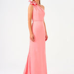 فستان سهرة طويل من الساتان بكتف واحد ومزين بزخارف زهور - 9125C