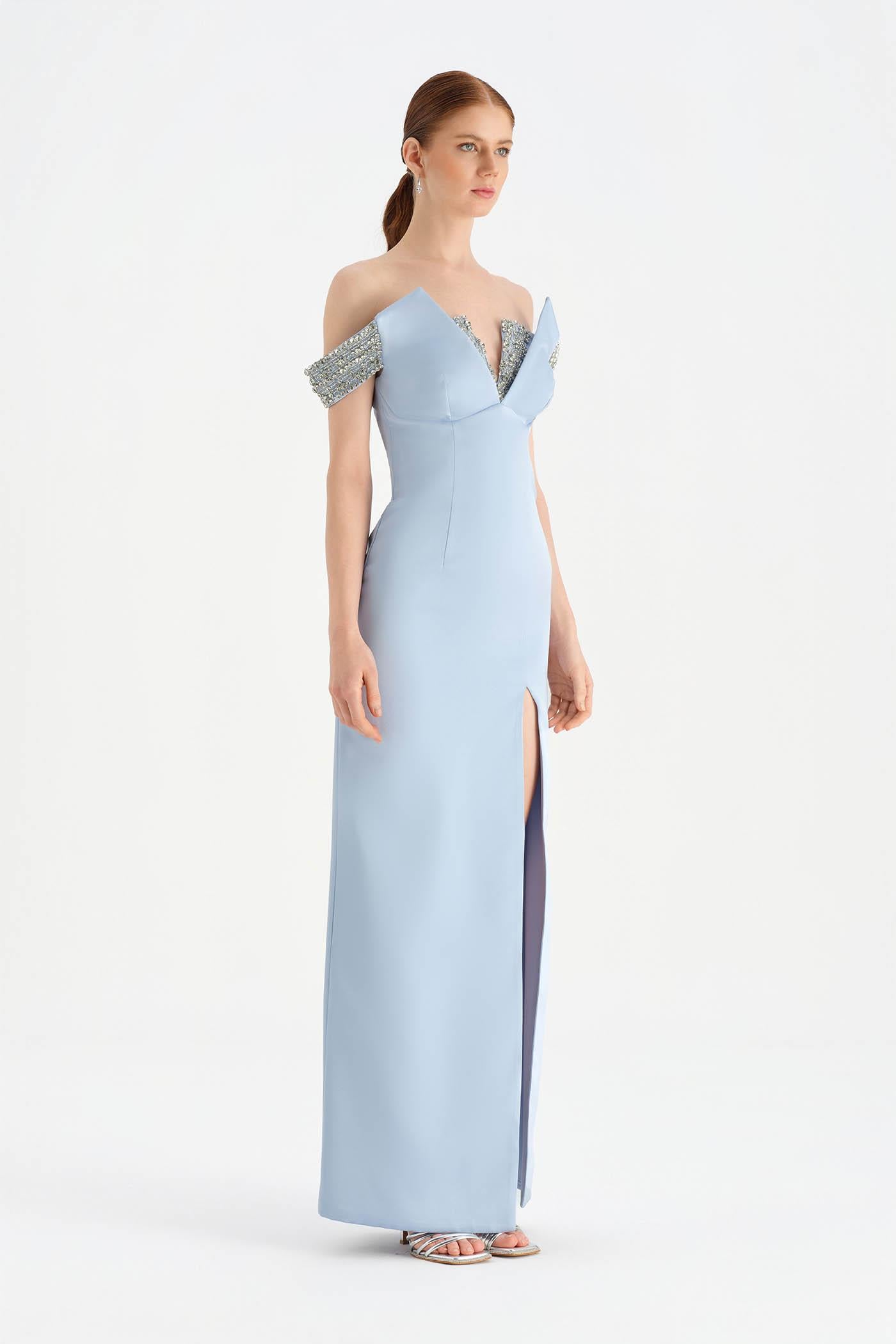 Düşük Omuzlu Yırtmaçlı Taş İşlemeli Abiye Elbise - 26063C