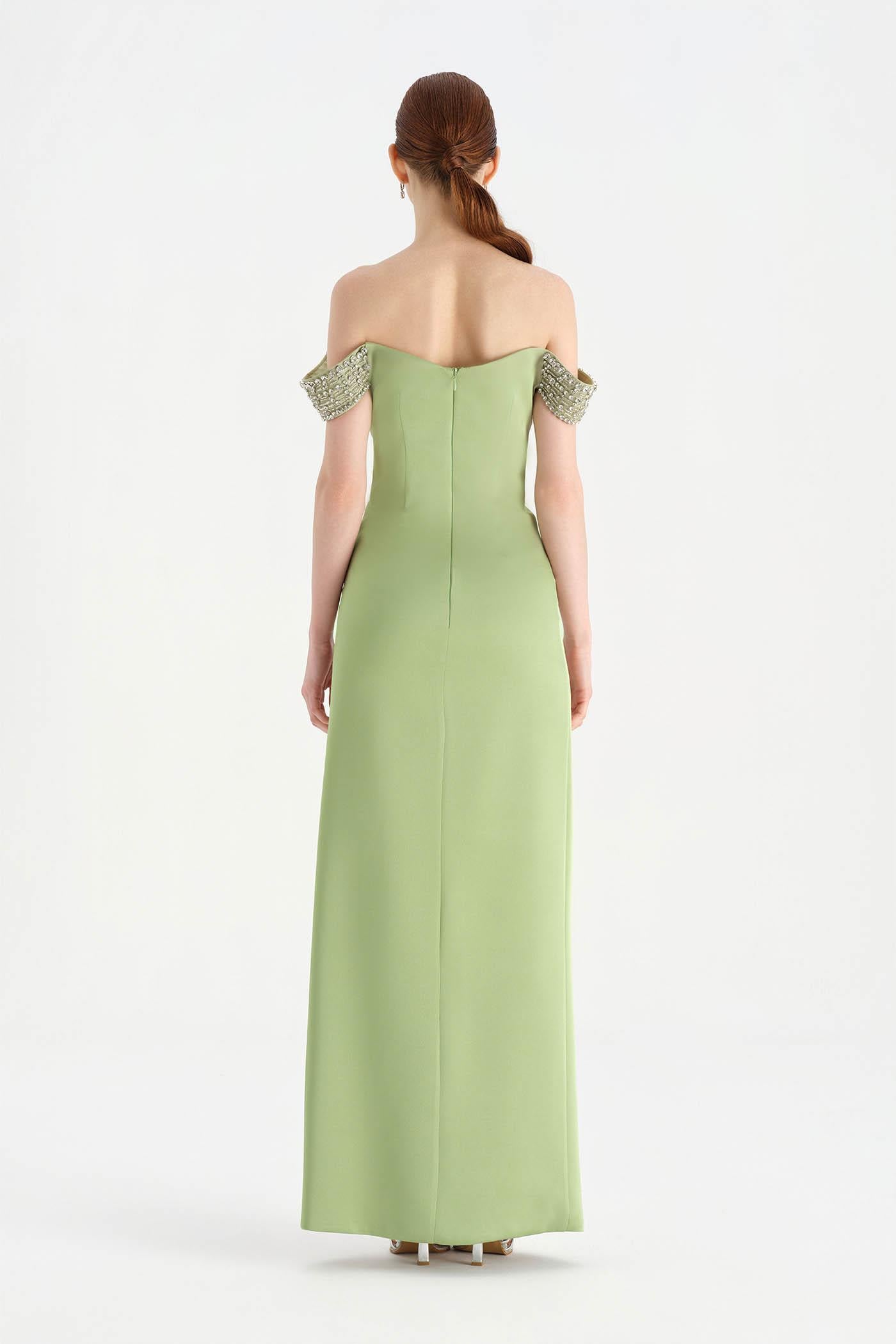 Düşük Omuzlu Yırtmaçlı Taş İşlemeli Abiye Elbise - 26063C