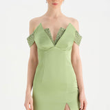 Düşük Omuzlu Yırtmaçlı Taş İşlemeli Abiye Elbise - 26063C