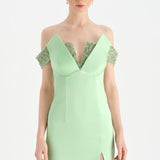 Düşük Omuzlu Yırtmaçlı Taş İşlemeli Abiye Elbise - 26063C