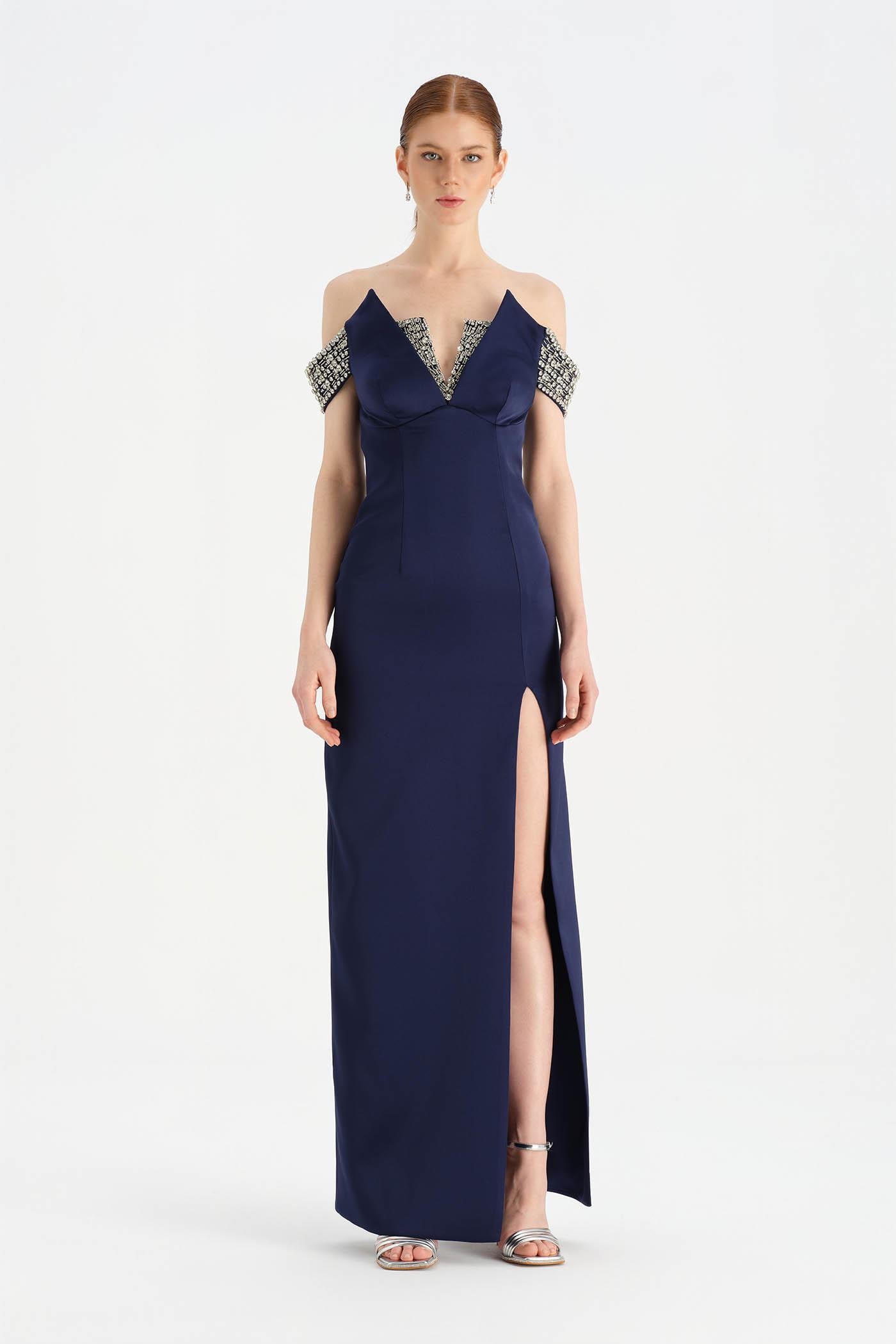 Düşük Omuzlu Yırtmaçlı Taş İşlemeli Abiye Elbise - 26063C