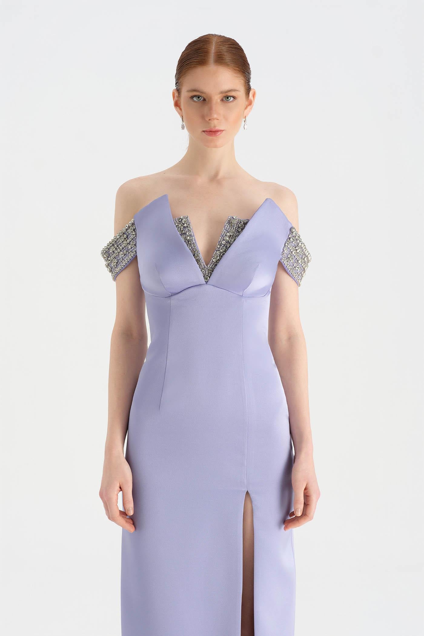 Düşük Omuzlu Yırtmaçlı Taş İşlemeli Abiye Elbise - 26063C