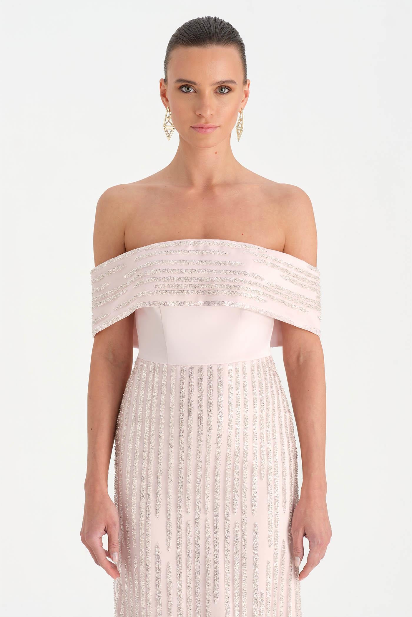 Taş İşlemeli Düşük Omuzlu Straplez Abiye Elbise - 26055C