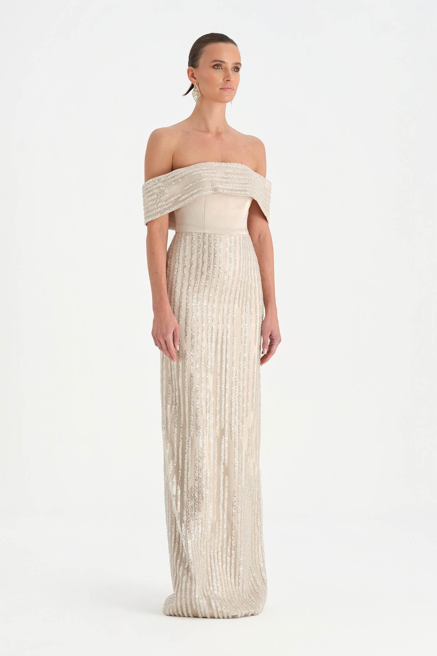 Taş İşlemeli Düşük Omuzlu Straplez Abiye Elbise - 26055C