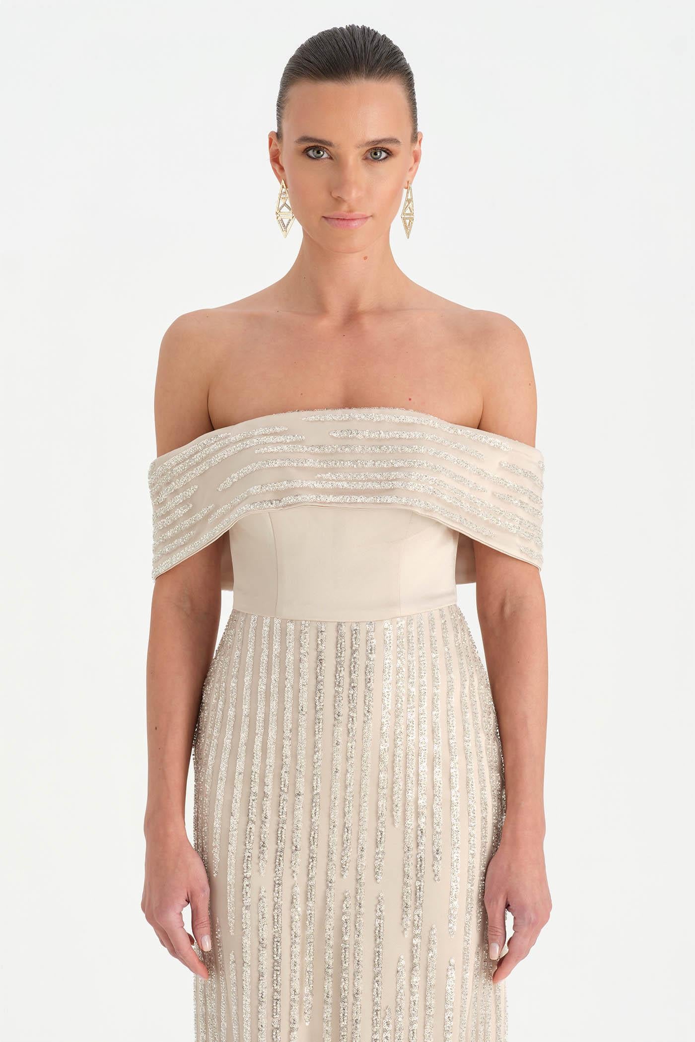 Taş İşlemeli Düşük Omuzlu Straplez Abiye Elbise - 26055C