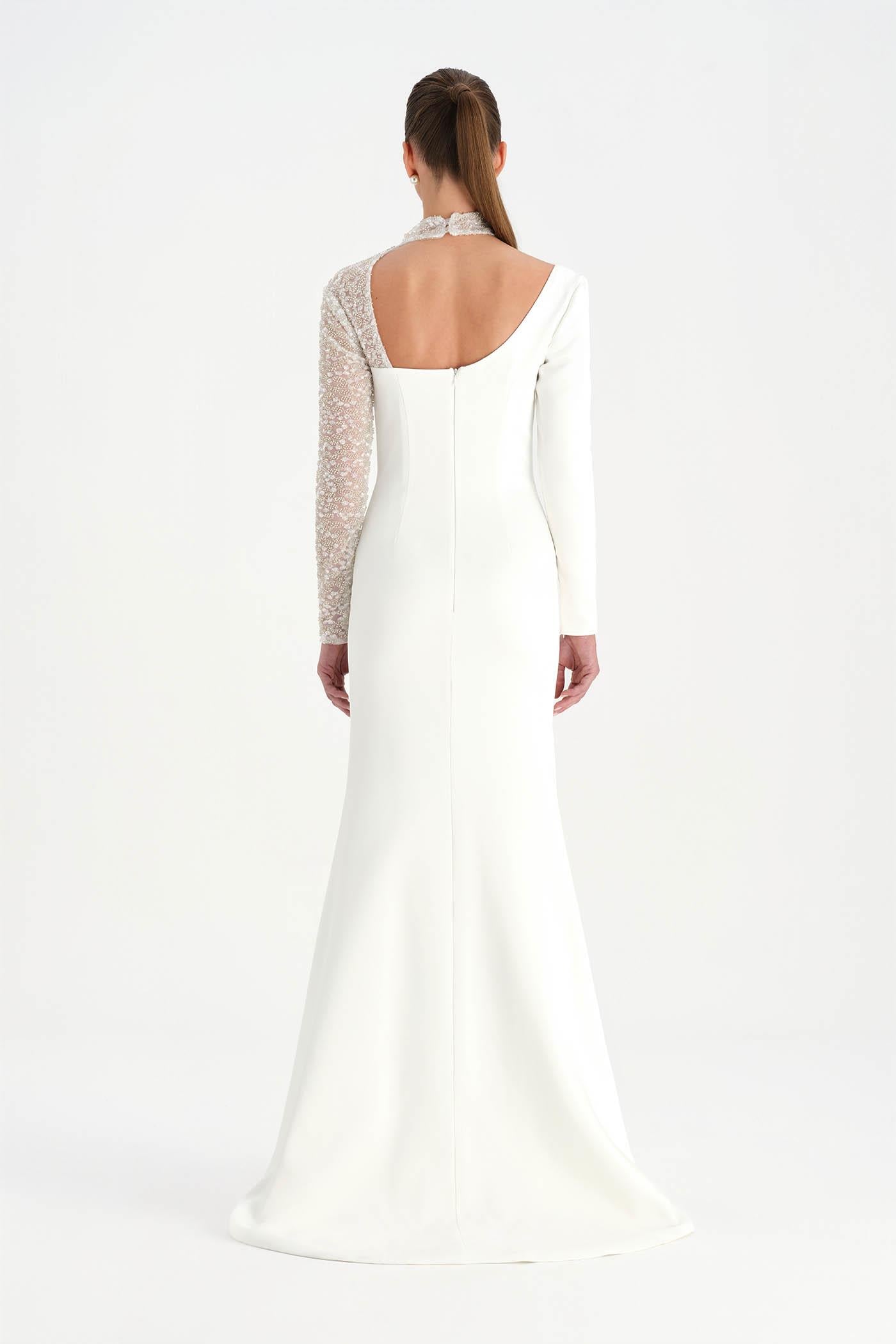 Yırtmaçlı Asimetrik Yaka Kolu Boncuk Detaylı Abiye Elbise - 26044C - BEYAZ