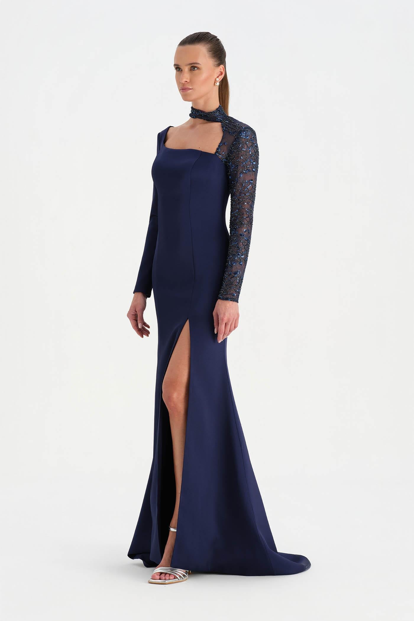 Yırtmaçlı Asimetrik Yaka Kolu Boncuk Detaylı Abiye Elbise - 26044C - LACİVERT