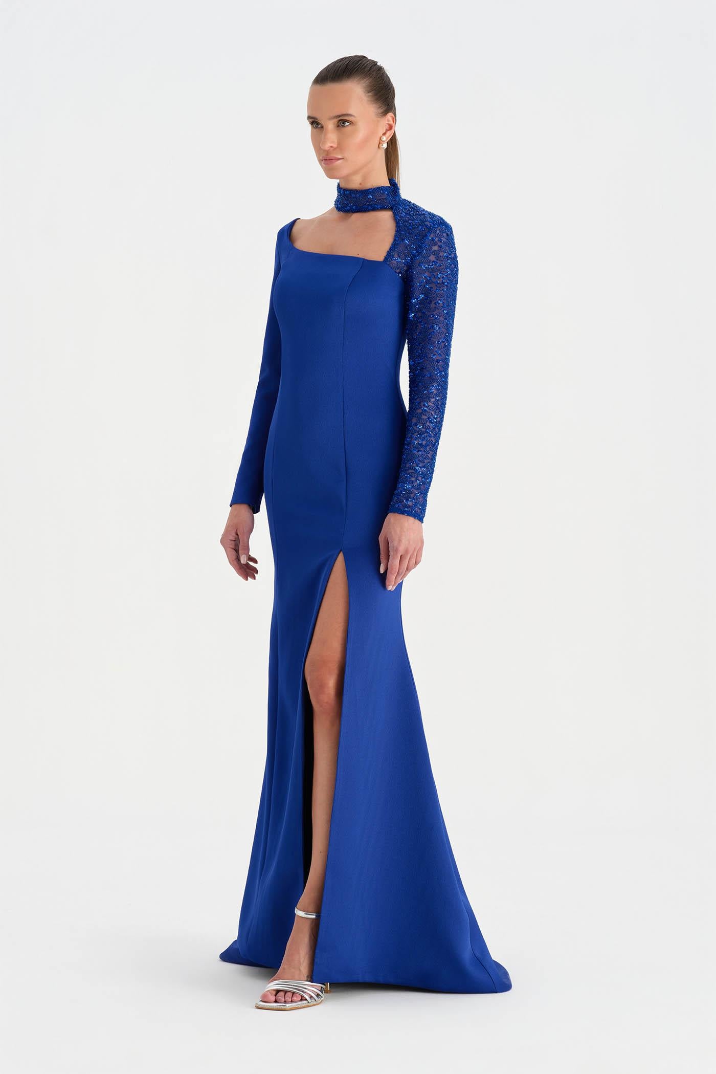 Yırtmaçlı Asimetrik Yaka Kolu Boncuk Detaylı Abiye Elbise - 26044C - SAKS